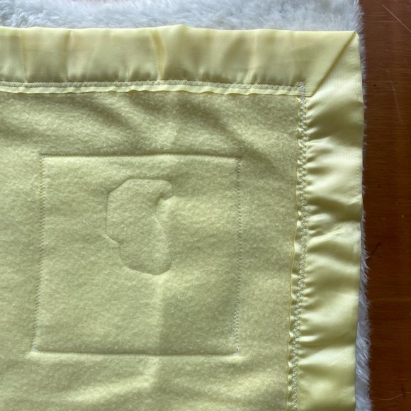 Vintage Hand Crafted Yellow Baby Blanket Animal Appliques Satin Edge Floor Time - Picture 13 of 16